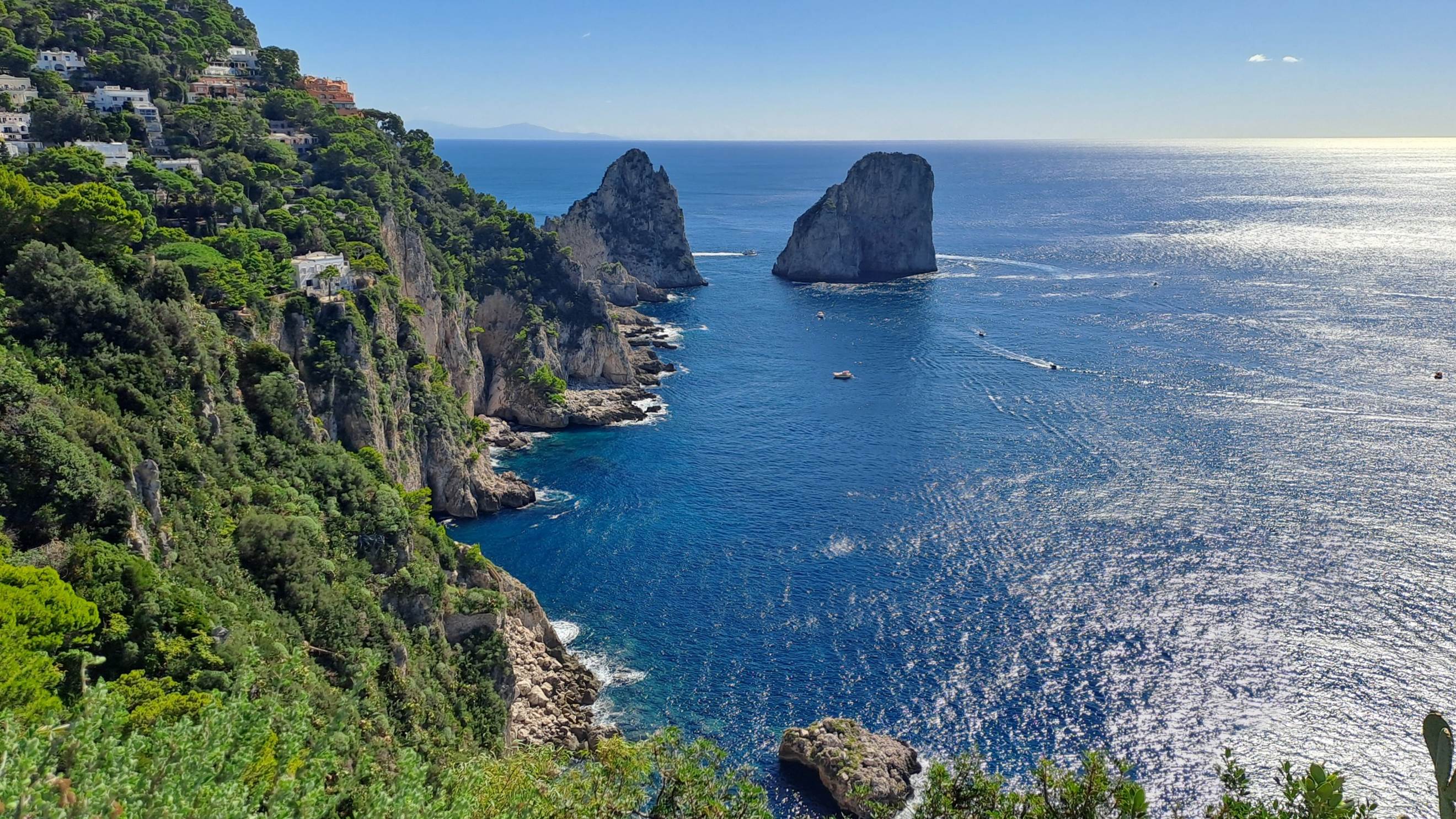 Capri, Faraglioni stene
